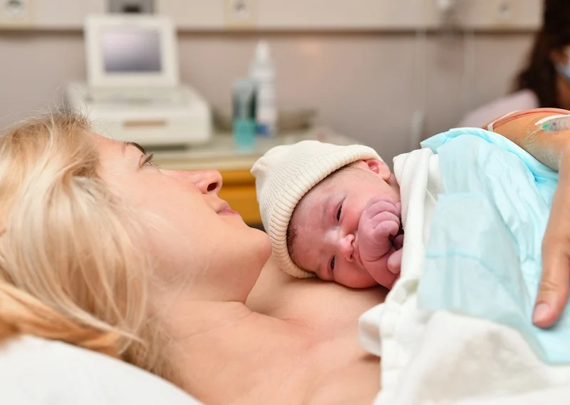 Lớp học nghề Chăm sóc mẹ và bé sau sinh